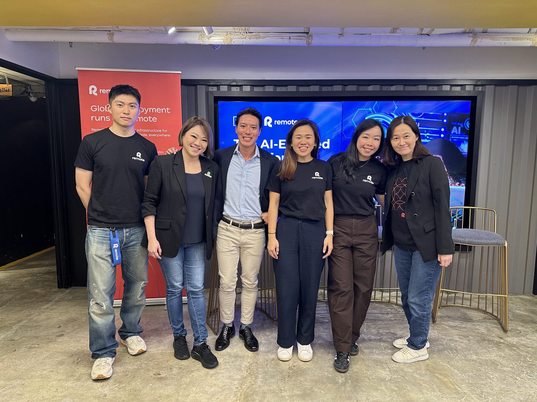 Group photo networking